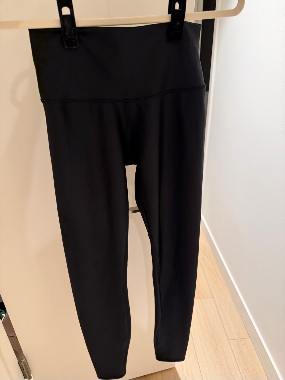 ALO Yoga Black High-Rise Airlift Leggings